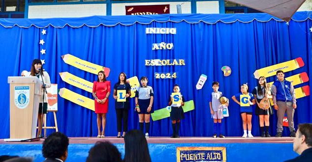 En Inauguración del Año Escolar 2024, el alcalde de Puente Alto llamó a los estudiantes a dejar de lado los celulares y a compartir más con los compañeros